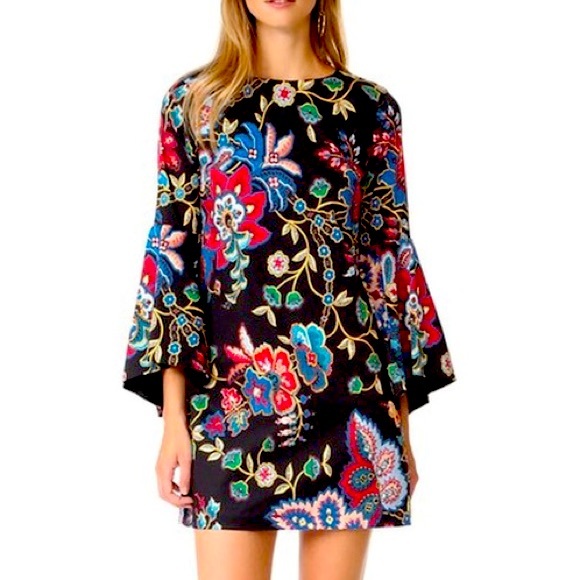 Alice + Olivia Dresses & Skirts - Alice + Olivia Thym Trumpet-Sleeve Tunic Dress